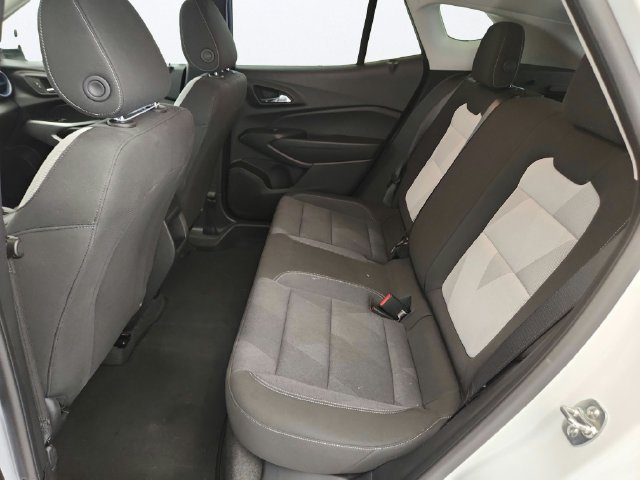 Used 2025 Chevrolet Trax LS w/ LS Convenience Package FWD image 22