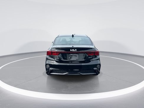 Used 2023 Kia Forte GT-Line w/ GT-Line Premium Package FWD image 8
