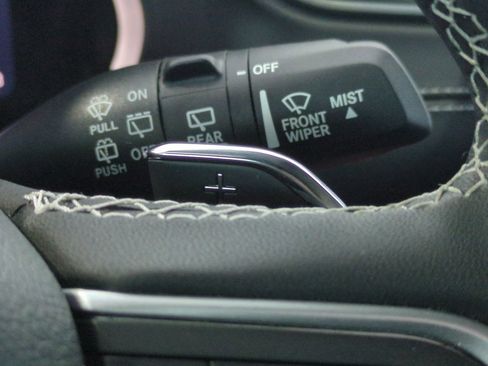 Used 2024 Jeep Grand Cherokee Altitude AWD/4WD image 38