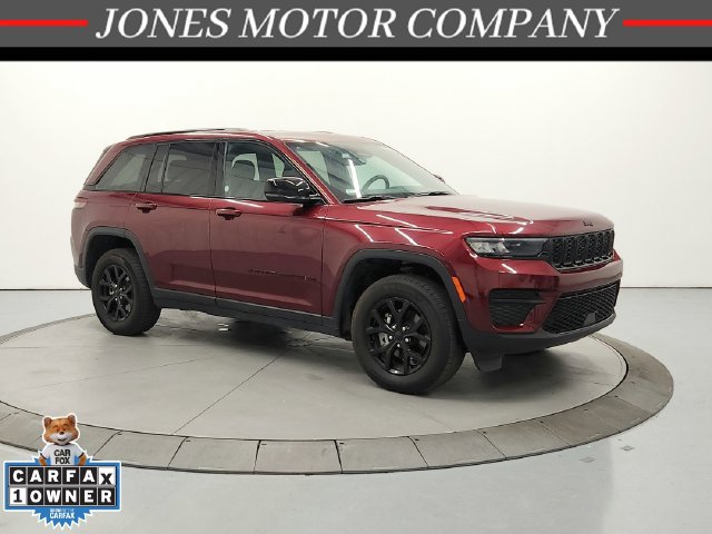 Used 2025 Jeep Grand Cherokee Altitude AWD/4WD image 1