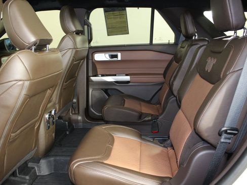 Used 2023 Ford Explorer King Ranch w/ Technology Package image 23