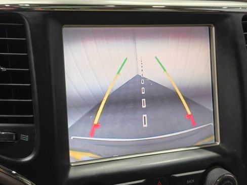 Used 2014 Jeep Grand Cherokee Overland AWD/4WD image 7