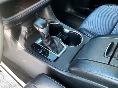 Used 2015 Toyota Highlander Plus image 17