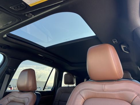 Used 2022 Lincoln Aviator Reserve w/ Elements Package Plus image 31