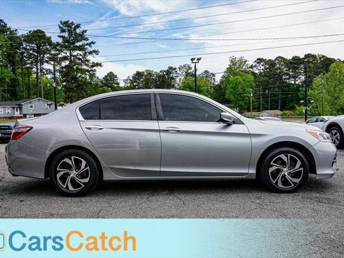 Used 2017 Honda Accord LX image 7