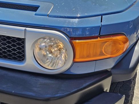 Used 2011 Toyota FJ Cruiser 4WD w/ Upgrade Pkg image 31