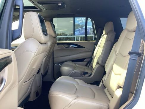 Used 2018 Cadillac Escalade Platinum AWD/4WD image 38