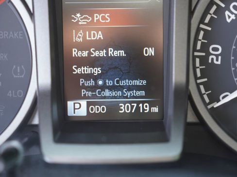 Used 2023 Toyota Tacoma TRD Off-Road w/ TRD Premium Off Road Package AWD/4WD image 33