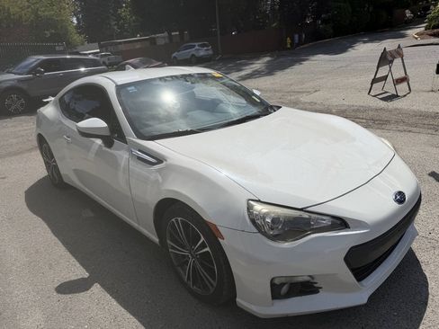 Used 2015 Subaru BRZ Limited w/ Popular Package #1B RWD image 2