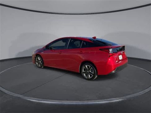 Used 2019 Toyota Prius XLE image 6