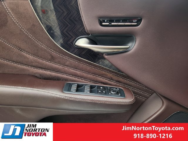 Used 2020 Lexus LS 500 w/ Interior Upgrade Package RWD image 24