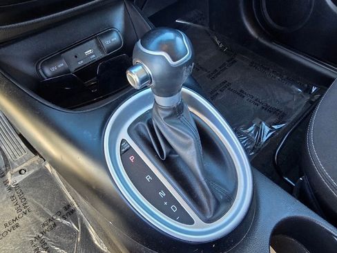 Used 2016 Kia Soul Base w/ Convenience Package image 19