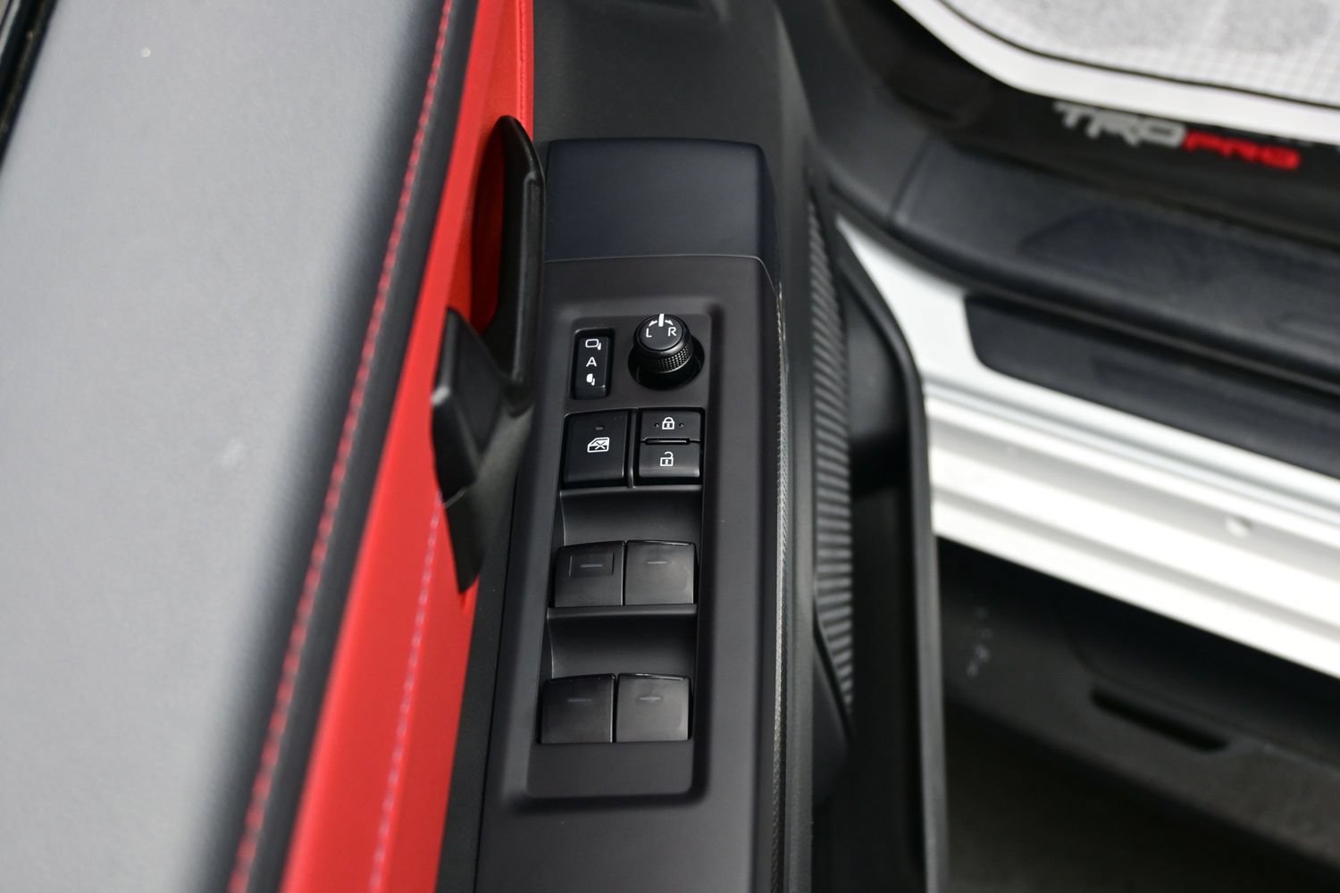 Used 2025 Toyota Sequoia TRD Pro AWD/4WD image 10
