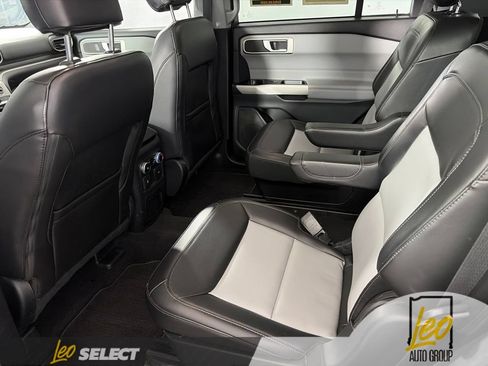Used 2023 Ford Explorer XLT w/ Equipment Group 202A AWD/4WD image 12