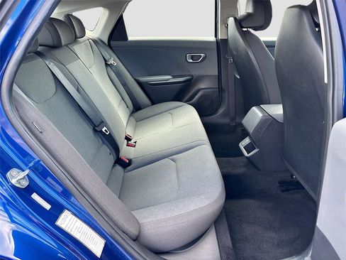 Used 2025 Kia K4 LXS image 24