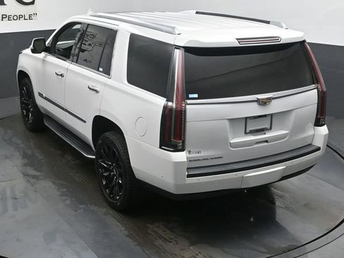 Used 2019 Cadillac Escalade Luxury AWD/4WD image 43