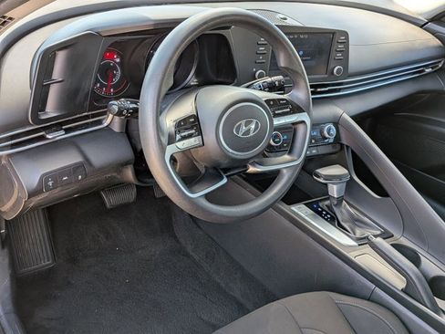 Used 2021 Hyundai Elantra SEL image 10