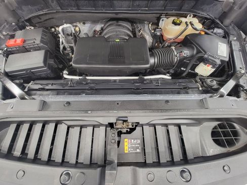 Used 2019 Chevrolet Silverado 1500 LTZ AWD/4WD image 9