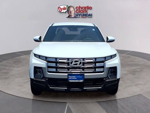 Used 2025 Hyundai Santa Cruz SE FWD image 8