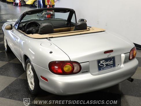 Used 1999 MAZDA MX-5 Miata image 7