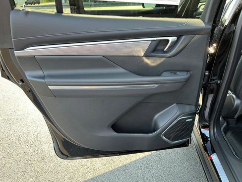 New 2026 Buick Enclave Preferred w/ Power Package image 7