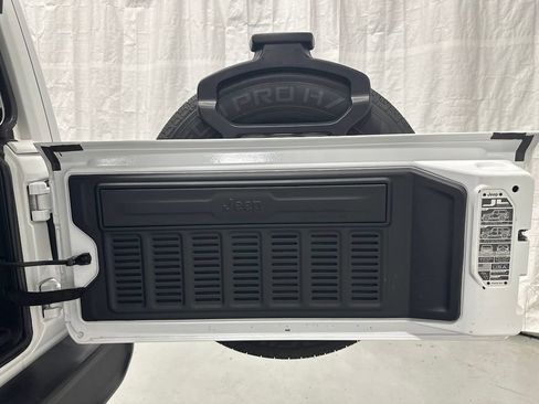 Used 2025 Jeep Wrangler Unlimited Sahara AWD/4WD image 45