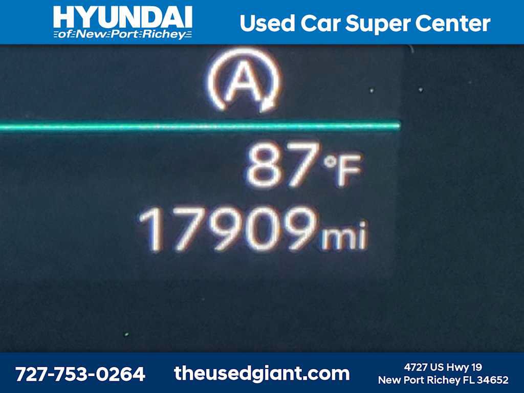 Used 2025 Hyundai Santa Fe SEL FWD image 32