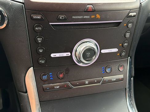 Used 2019 Ford Edge Titanium w/ Equipment Group 301A FWD image 17