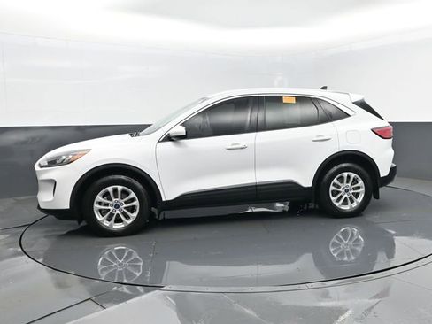 Used 2020 Ford Escape SE image 5