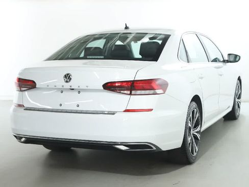 Used 2022 Volkswagen Passat 2.0T SE FWD image 46