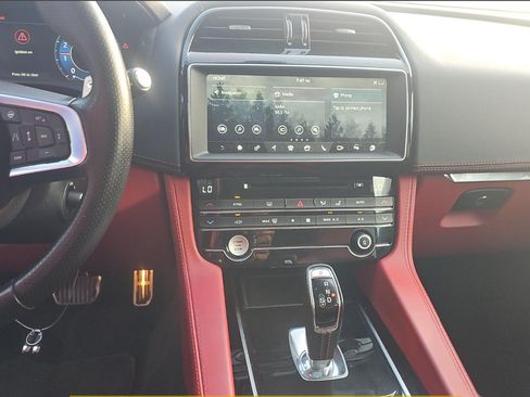 Used 2020 Jaguar F-PACE SVR AWD/4WD image 15