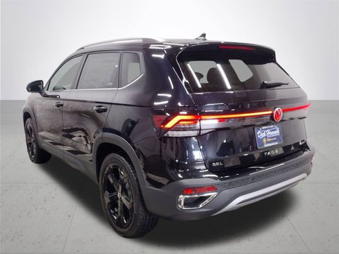 New 2025 Volkswagen Taos SEL image 11