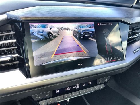 Used 2024 Audi Q4 e-tron Premium Plus image 17