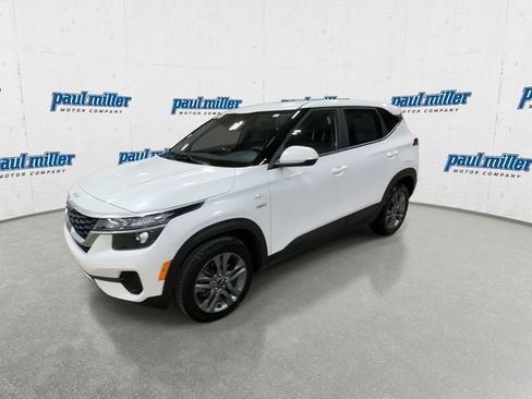 Used 2022 Kia Seltos LX image 5