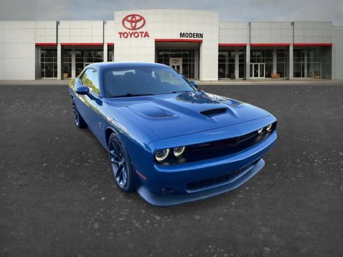 Used 2022 Dodge Challenger R/T Scat Pack RWD image 4