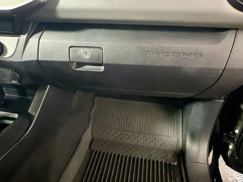 Used 2020 Toyota Tacoma SR5 image 34