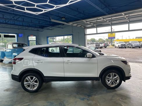 Used 2021 Nissan Rogue Sport S image 11