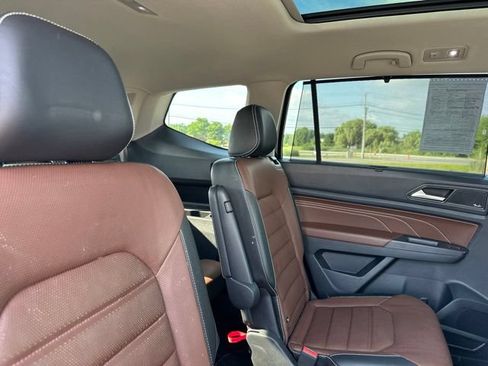 Used 2021 Volkswagen Atlas SEL Premium AWD/4WD image 24