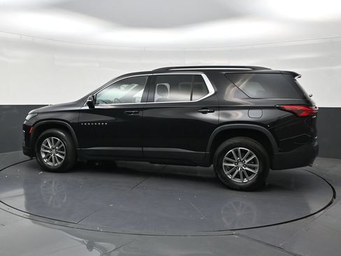Used 2023 Chevrolet Traverse LT FWD image 2