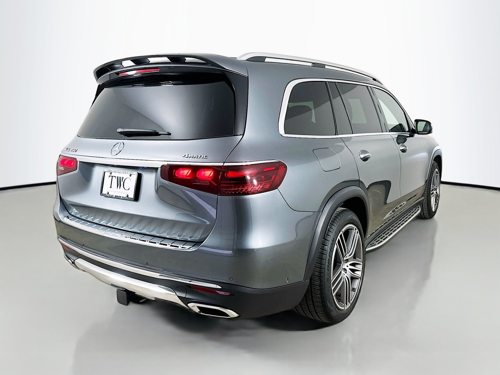 Used 2024 Mercedes-Benz GLS 450 4MATIC image 5