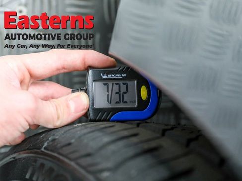 Used 2021 Chevrolet Camaro LT image 22