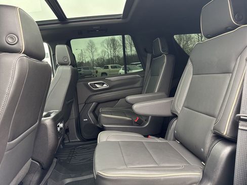 Used 2022 GMC Yukon SLT w/ SLT Premium Package image 15