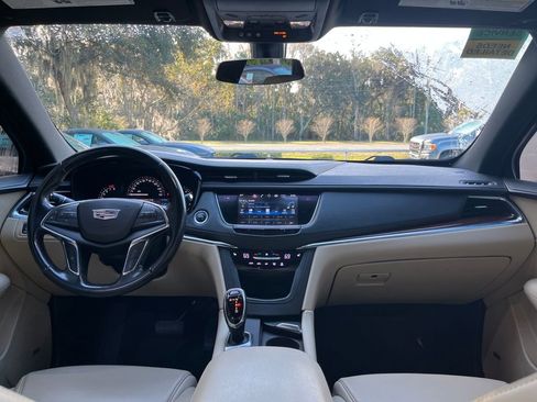 Used 2018 Cadillac XT5 Luxury image 7