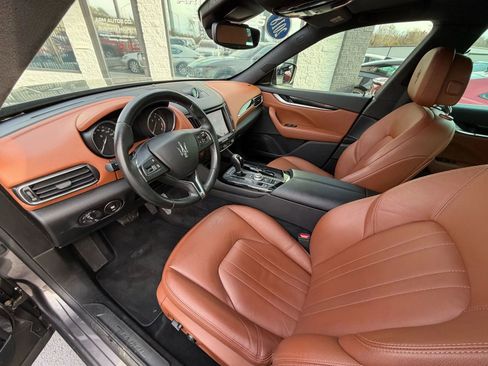 Used 2018 Maserati Levante image 35