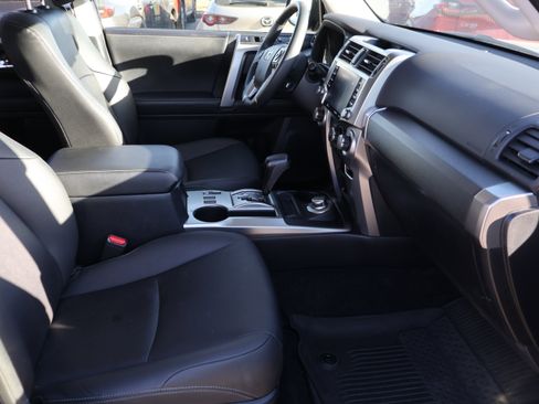 Used 2022 Toyota 4Runner TRD Sport image 12