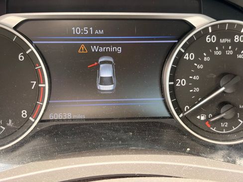 Used 2024 Nissan Altima 2.5 SV FWD image 7