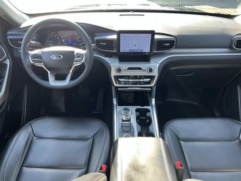 Certified 2023 Ford Explorer XLT w/ Equipment Group 202A AWD/4WD image 15