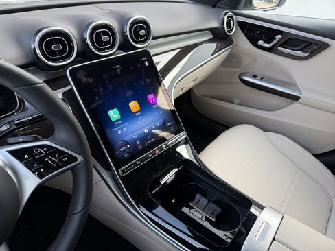 Used 2025 Mercedes-Benz C 300 4MATIC Sedan image 25