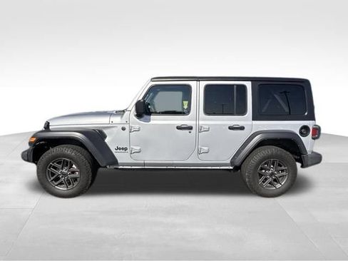 Used 2024 Jeep Wrangler Unlimited Sport AWD/4WD image 3