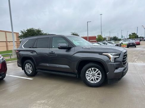 Used 2025 Toyota Sequoia SR5 AWD/4WD image 2